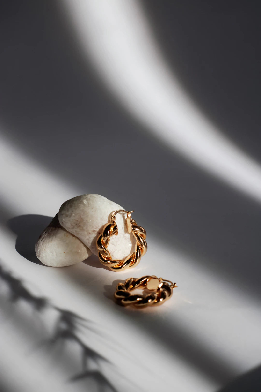 Künstlicher Schmuck Merkmale und Erkennungstipps